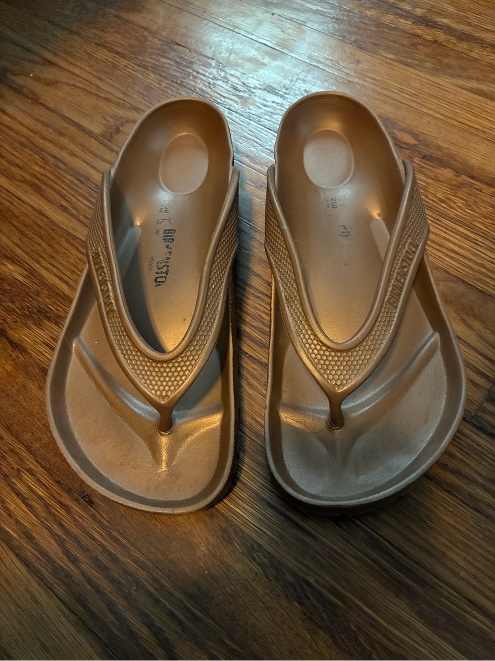 Birkenstock Metallic Bronze Foam Flip Flop Sandals, L8, M6.